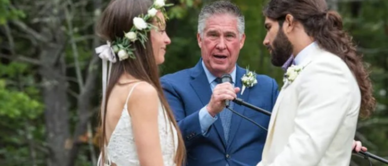 Die Braut überraschte den Bräutigam bei ihrer Hochzeit