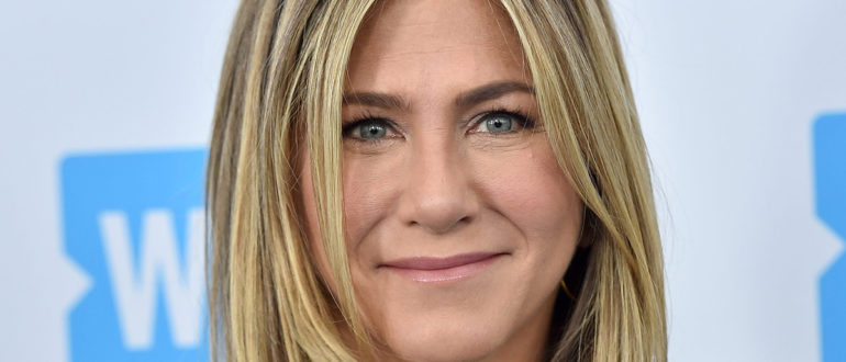 Jennifer Aniston beweist, dass das Alter nur eine Zahl ist, nachdem sie ihren fitten Körper im Internet gezeigt hat