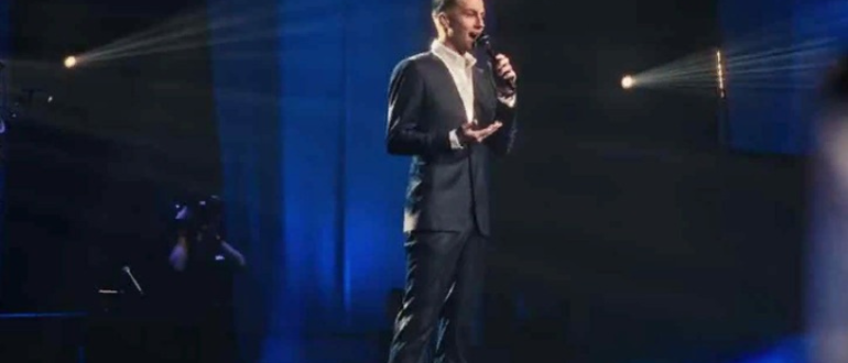 Mart Hoogkamer spielt Unchained Melody perfekt