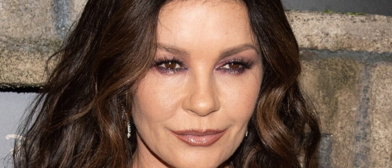 "Sie ist atemberaubend!"  Catherine Zeta-Jones in einem Kleid mit tiefem Ausschnitt machte die Menschen sprachlos