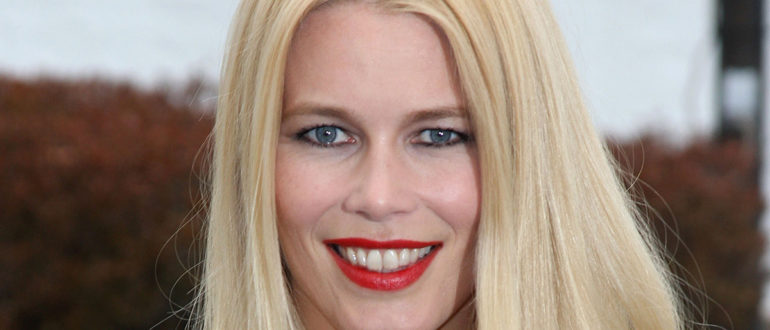 „Im Kleid meiner Mutter in Paris.“  Claudia Schiffer zeigte, wie sie mit 17 aussah