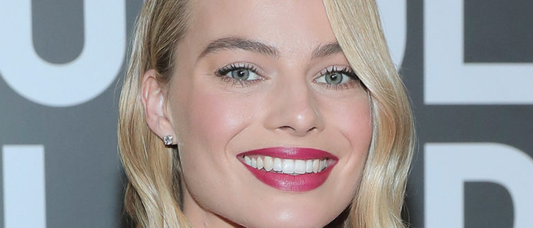 „Spitze hat alles ruiniert!“  Margot Robbie in einem Seidenkleid ließ die Fans nicht glücklich zurück