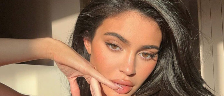 „Bester Valentinsgruß!“  Kylie Jenner hat ein unbekleidetes Foto unter der Dusche gemacht