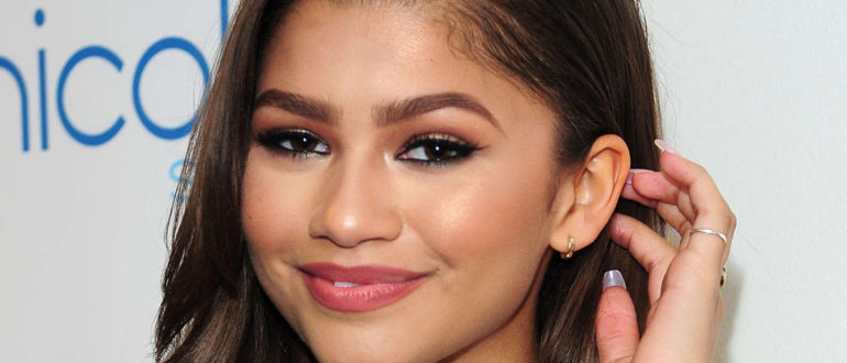„Nackte Schultern und Diamanten am Hals!“  Zendaya erschien in Form einer Barbie-Puppe auf dem roten Teppich