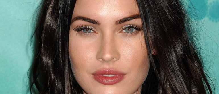 “Appetitliches kleines Ding!”  Megan Fox beleuchtete luxuriöse Formen und eine Stahlpresse