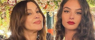 "Was für ein Körper!"  Die 18-jährige Tochter von Monica Bellucci in spektakulärer Spitzendessous zierte das Cover des Glosses
