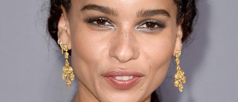 „Gewagte Minis und Strumpfhosen mit Latex-Glitter-Effekt!“  Zoe Kravitz sorgte in Frankreich für Furore