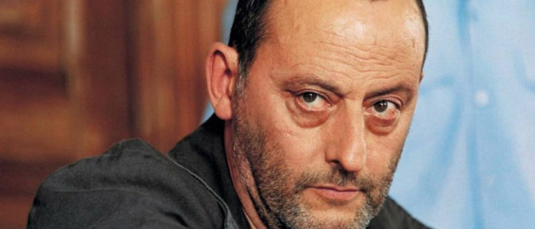 Der 74-jährige Jean Reno zeigte ein Foto mit seiner Frau, die 24 Jahre jünger ist als der Schauspieler