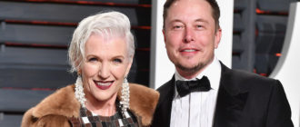 Die 74-jährige Mutter des Milliardärs Elon Musk hat sich in einem Body gefilmt