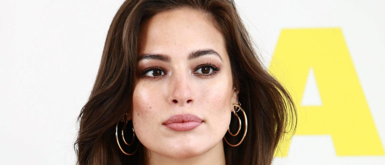 Hautausschläge und öliges Gesicht!  Ashley Graham hat ein Selfie ohne Retusche geteilt