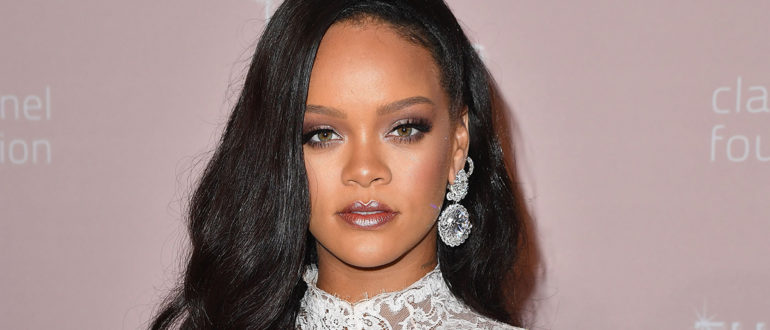 „Der Sänger will immer beeindruckend aussehen!“  Rihanna mit einem „flauschigen“ Bauch ging spazieren