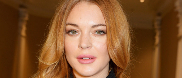 „Die schwangere Lindsay Lohan zeigte zum ersten Mal ihren runden Bauch!“  Das Foto des Stars in einem engen Kleid machte die Fans sehr glücklich