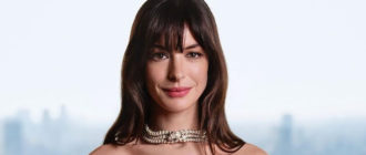 „Mini mit Blumen und dem Look des Siegers!“  Anne Hathaway erschien bei der Eröffnung eines Hotels in Tokio