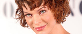 „Schüchternes Mädchen mit einem Lächeln wie ihre Mutter!“  Die 15-jährige Tochter von Mila Jovovich trat bei einer Premiere auf