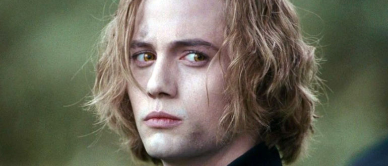 Von einem mysteriösen gutaussehenden Mann zu einem grauhaarigen bärtigen Mann!  So sieht Jasper aus Twilight heute aus