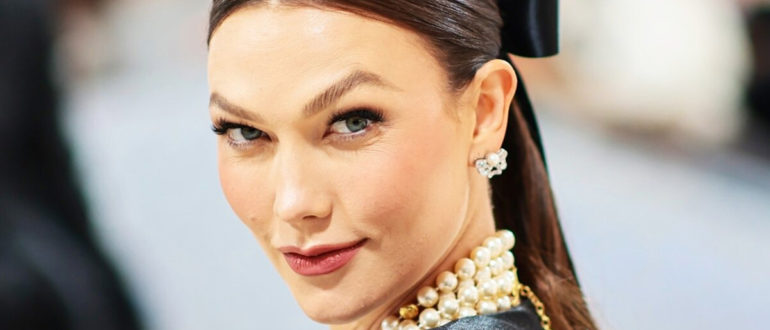 „Baby ist zum ersten Mal draußen!“  Model Karlie Kloss, zum zweiten Mal schwanger, sorgte bei der Met Gala für Furore