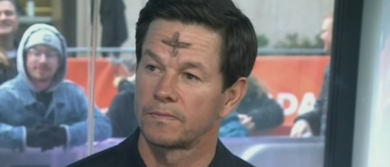 „Mark Wahlberg spricht über den Glauben“: Schauspieler weigert sich, seinen Glauben zu verleugnen, obwohl dieser in Hollywood nicht beliebt ist.