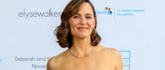 „Sie ist perfekt für Badeanzüge“: Jennifer Garner hat einen lustigen Beitrag von sich selbst im Badeanzug geteilt