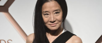 „Sieht aus wie ein 20-jähriges Mädchen“: Die 74-jährige Designerin Vera Wang tauchte in einem winzigen Mini-Top und Strümpfen im Internet auf!